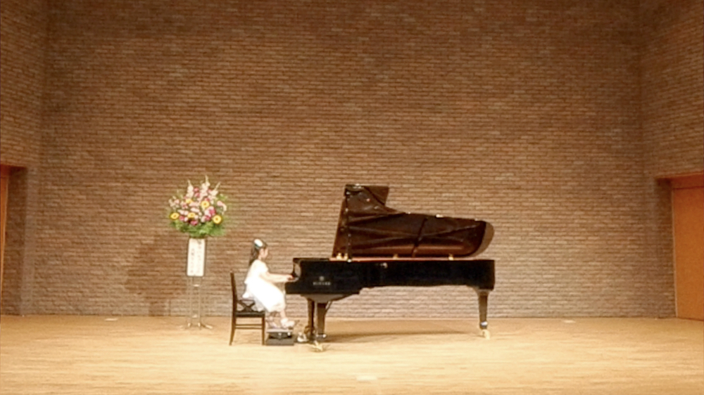 ピアノ発表会 サイドビュー 010