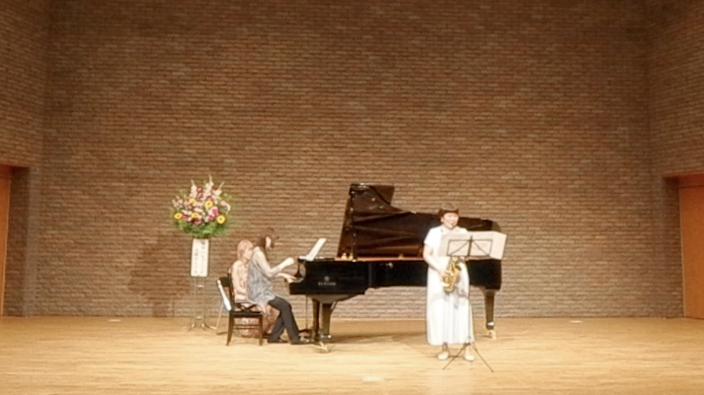 ピアノ発表会 サイドビュー 014