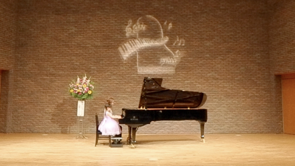 ピアノ発表会 サイドビュー 016