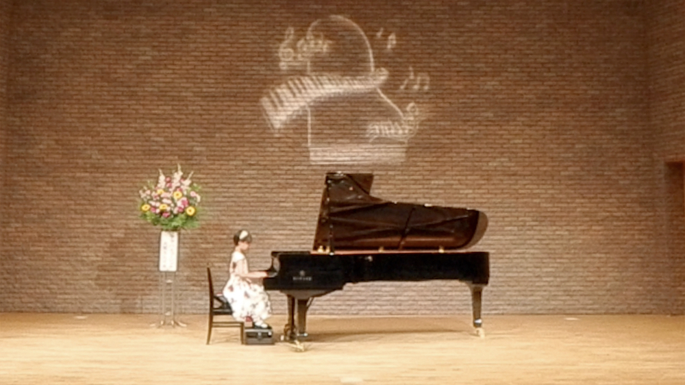 ピアノ発表会 サイドビュー 025