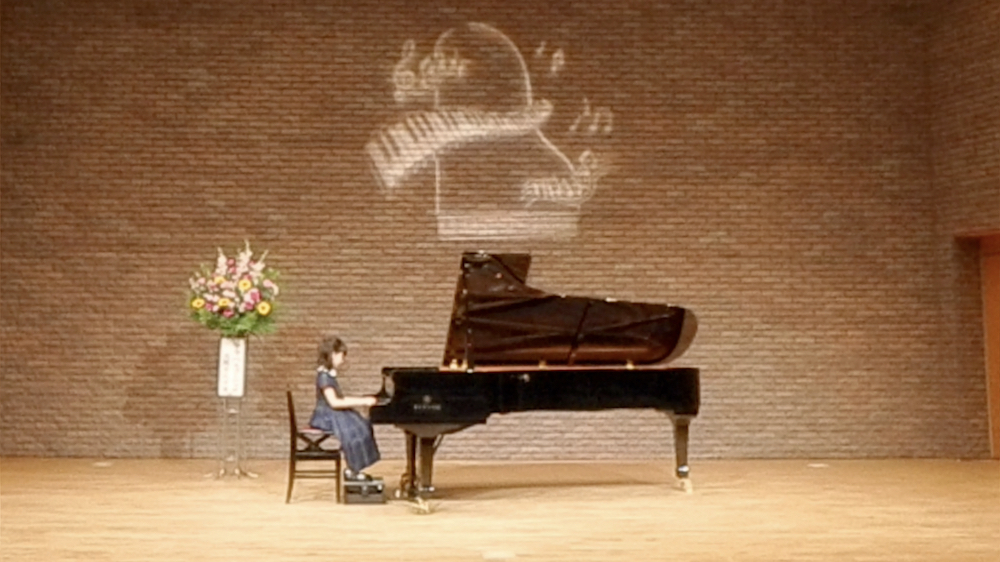 ピアノ発表会 サイドビュー 026
