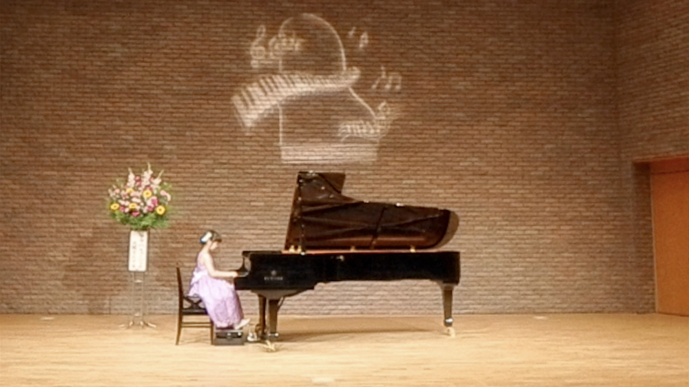 ピアノ発表会 サイドビュー 027