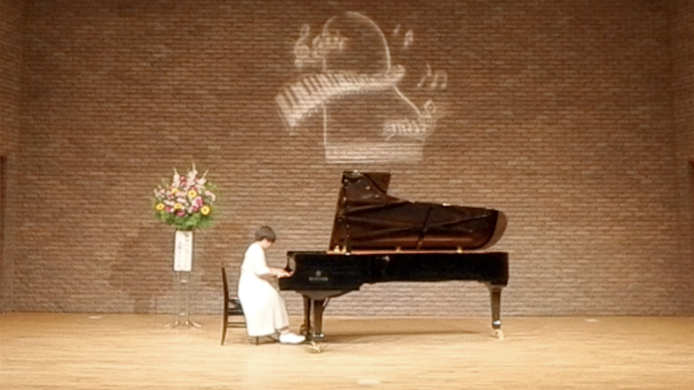 ピアノ発表会 サイドビュー 030