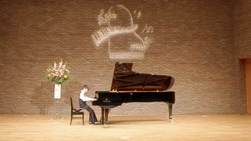 ピアノ発表会 サイドビュー 032