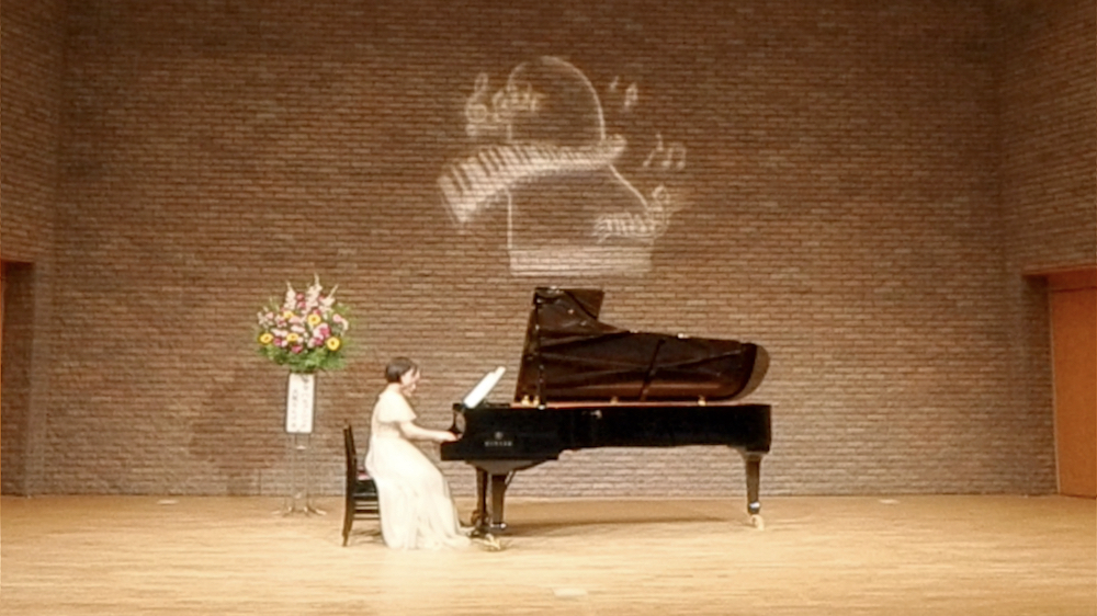 ピアノ発表会 サイドビュー 035