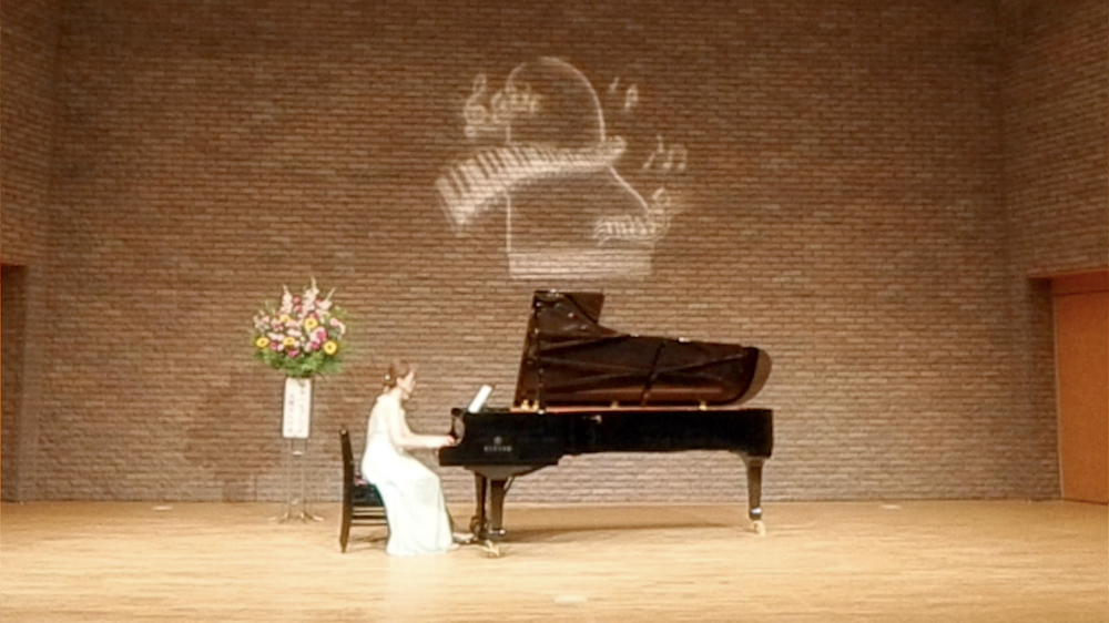ピアノ発表会 サイドビュー 037