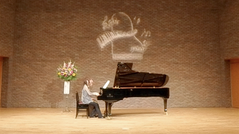 ピアノ発表会 サイドビュー 038