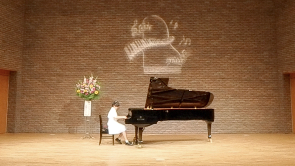ピアノ発表会 サイドビュー 041