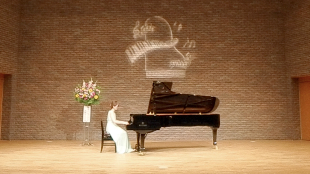 ピアノ発表会 サイドビュー 045