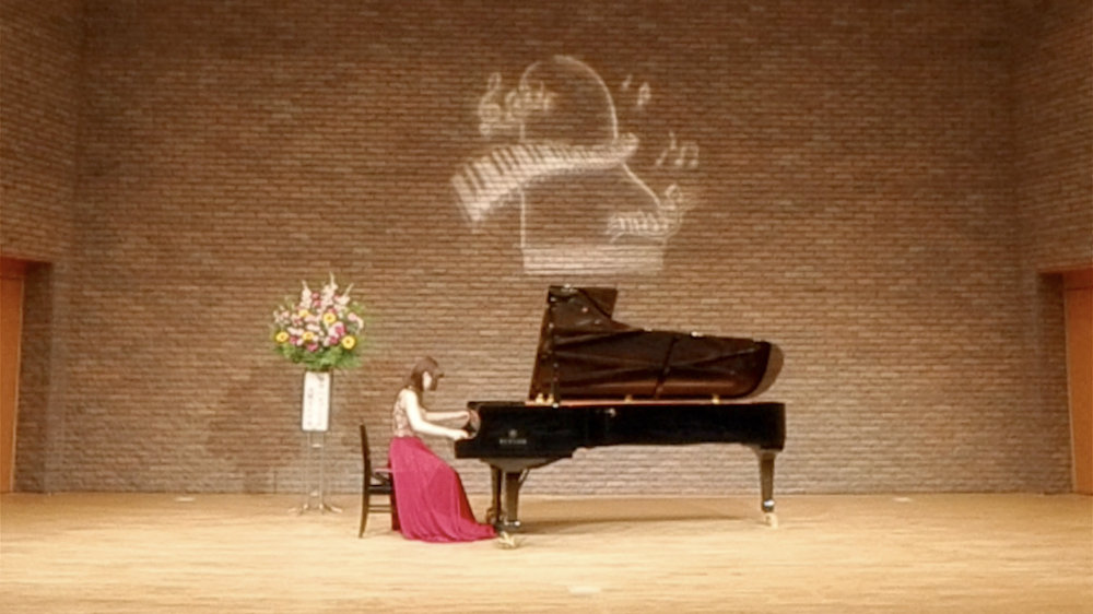ピアノ発表会 サイドビュー 046